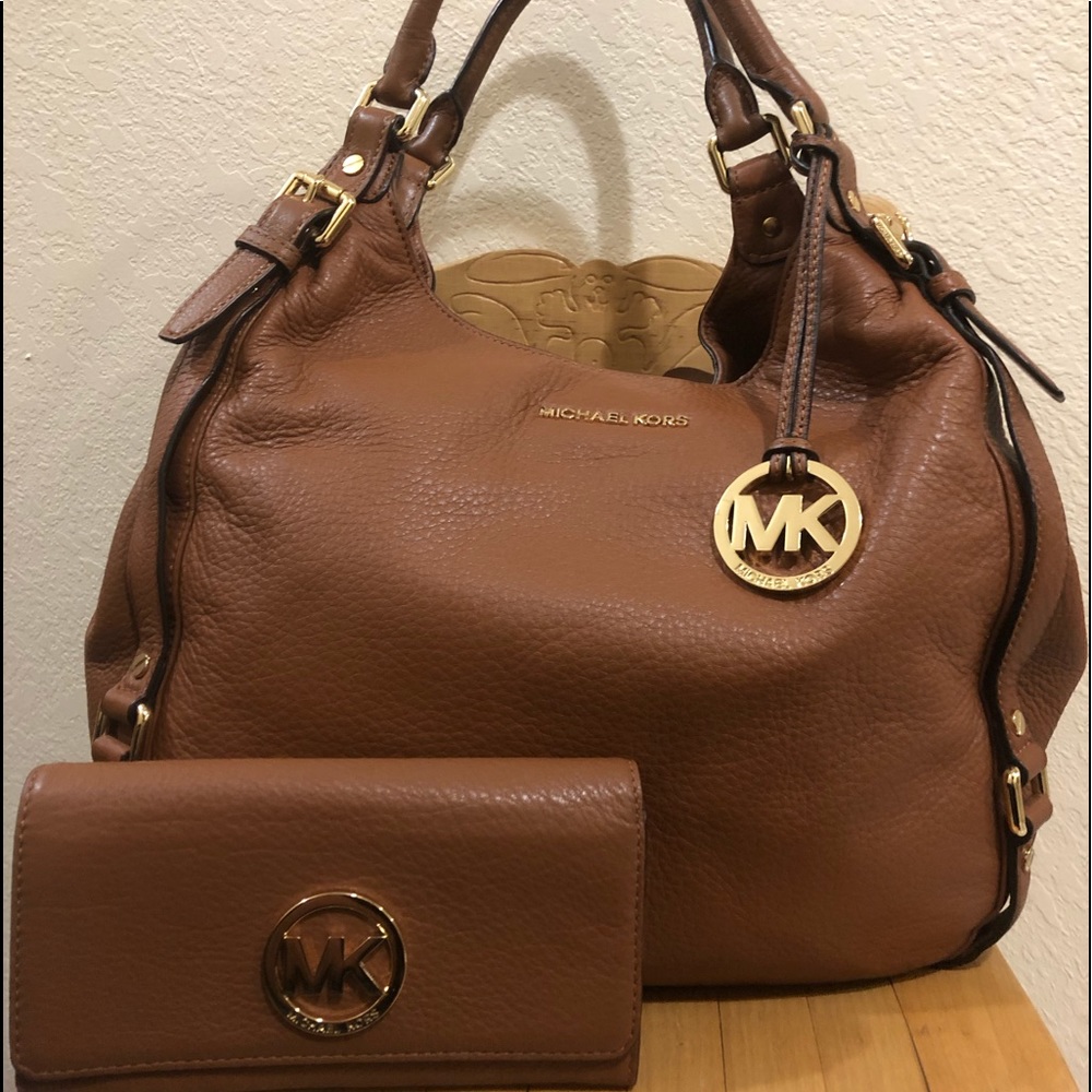 Purse with wallet